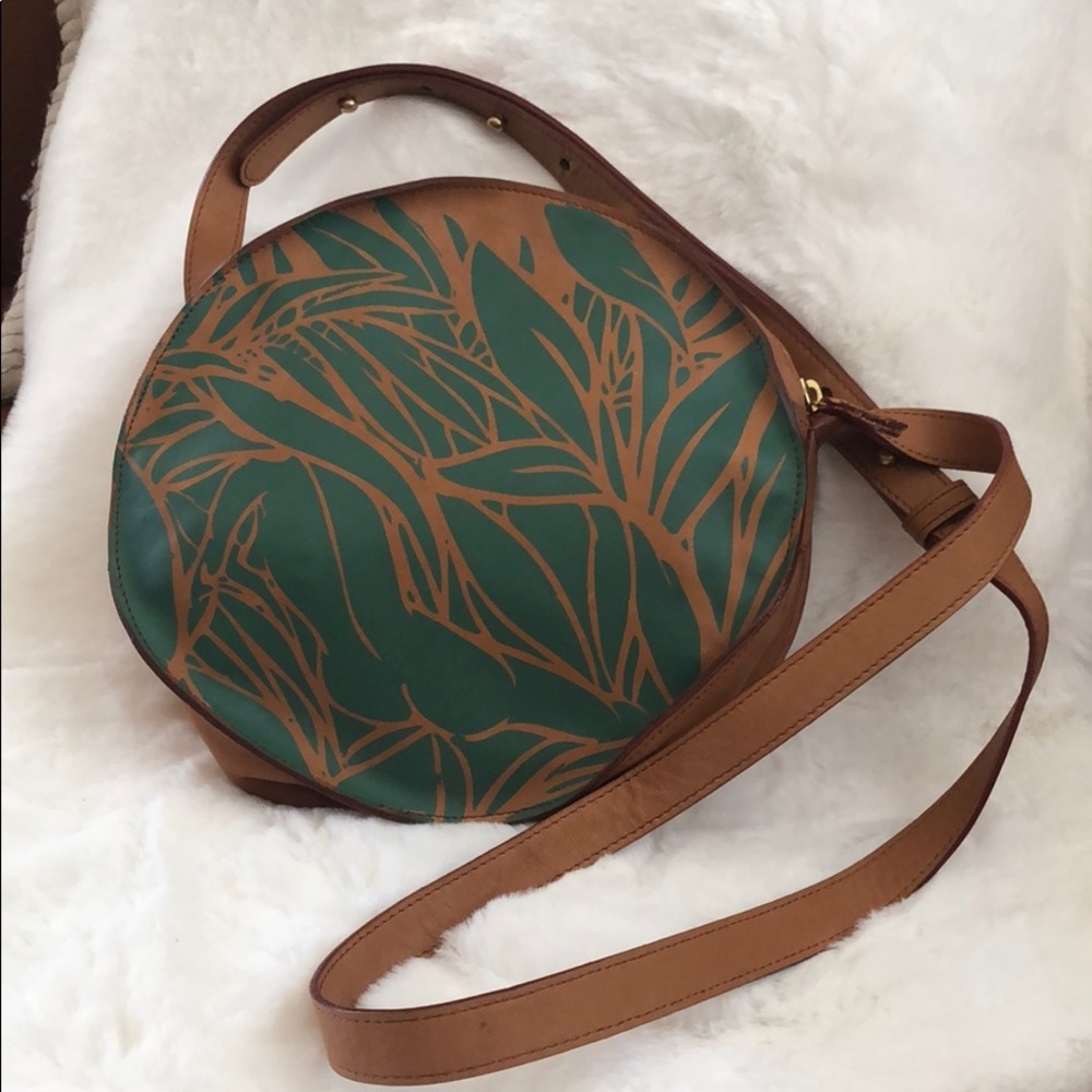 Minor History circle purse